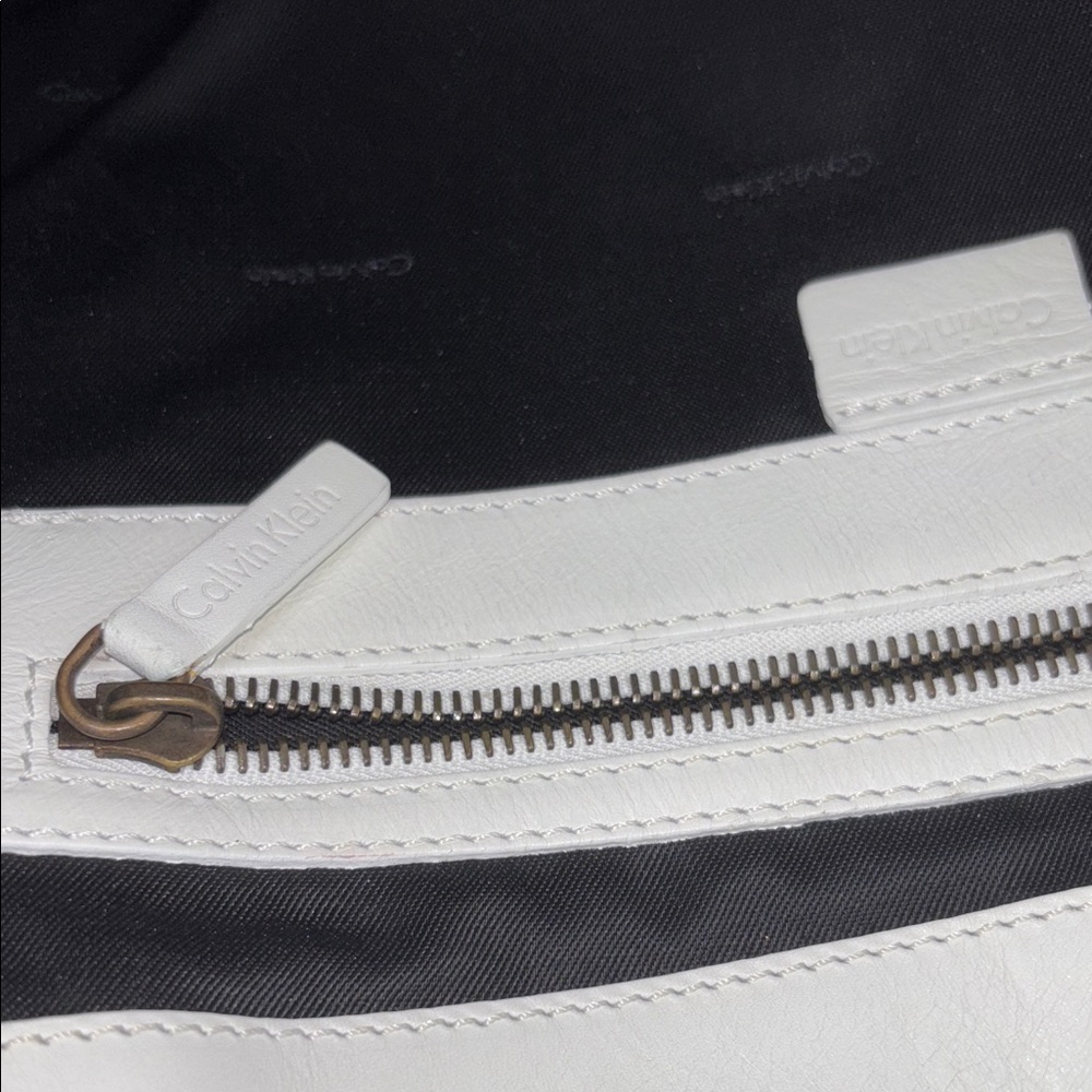Calvin Klein Cream XL Hobo Bag with Gold Bronze Chain Strap - Picture 12 of 14